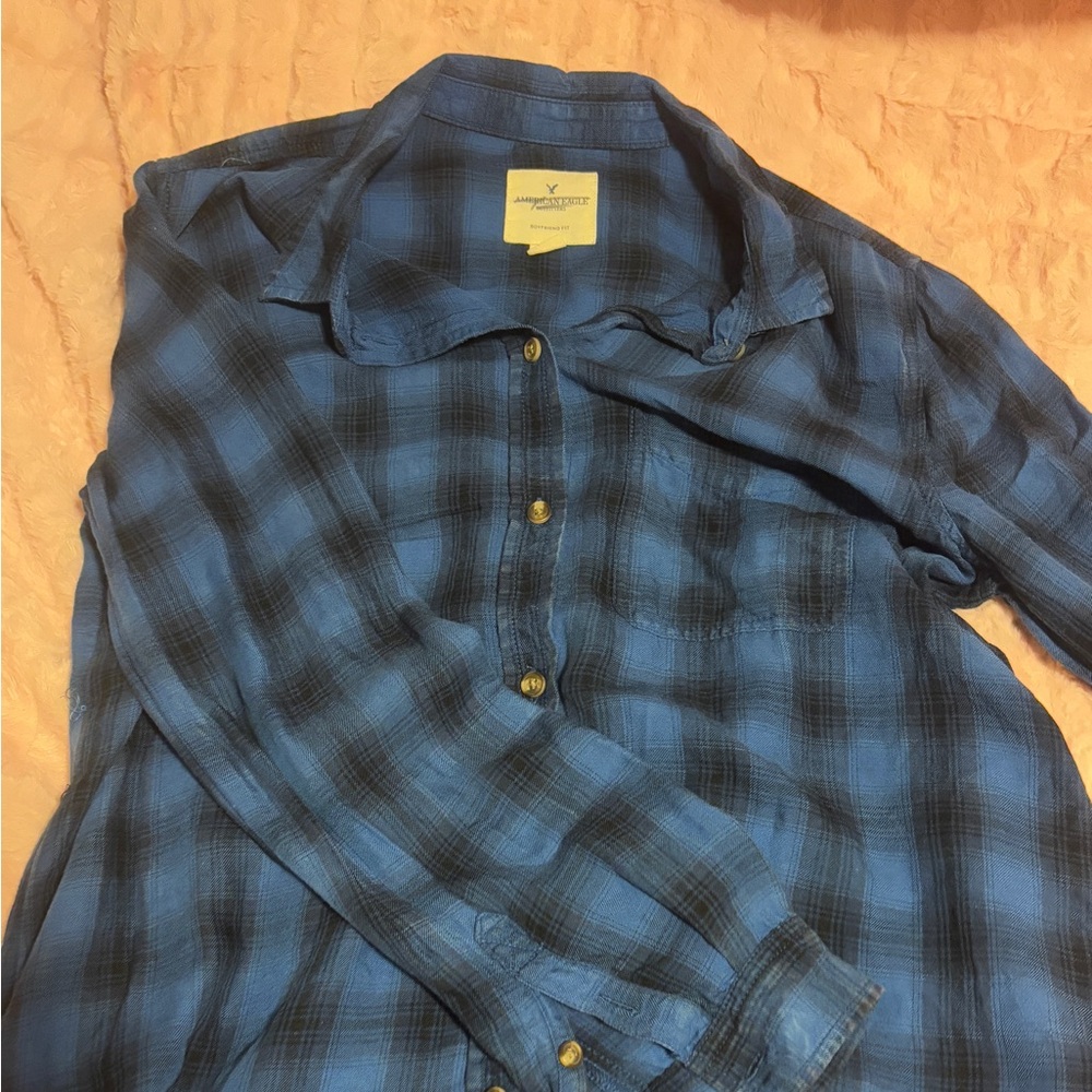 American Eagle Outfitters Boyfriend Fit blue flannel